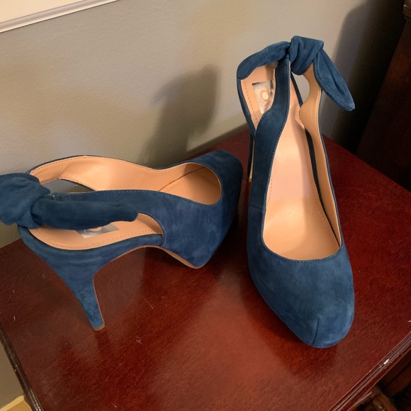 Shoes - Picture 4 of 4